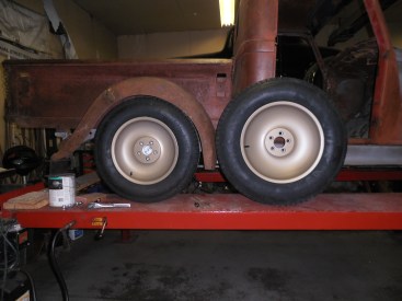 the 18" wheels won't fit.JPG
